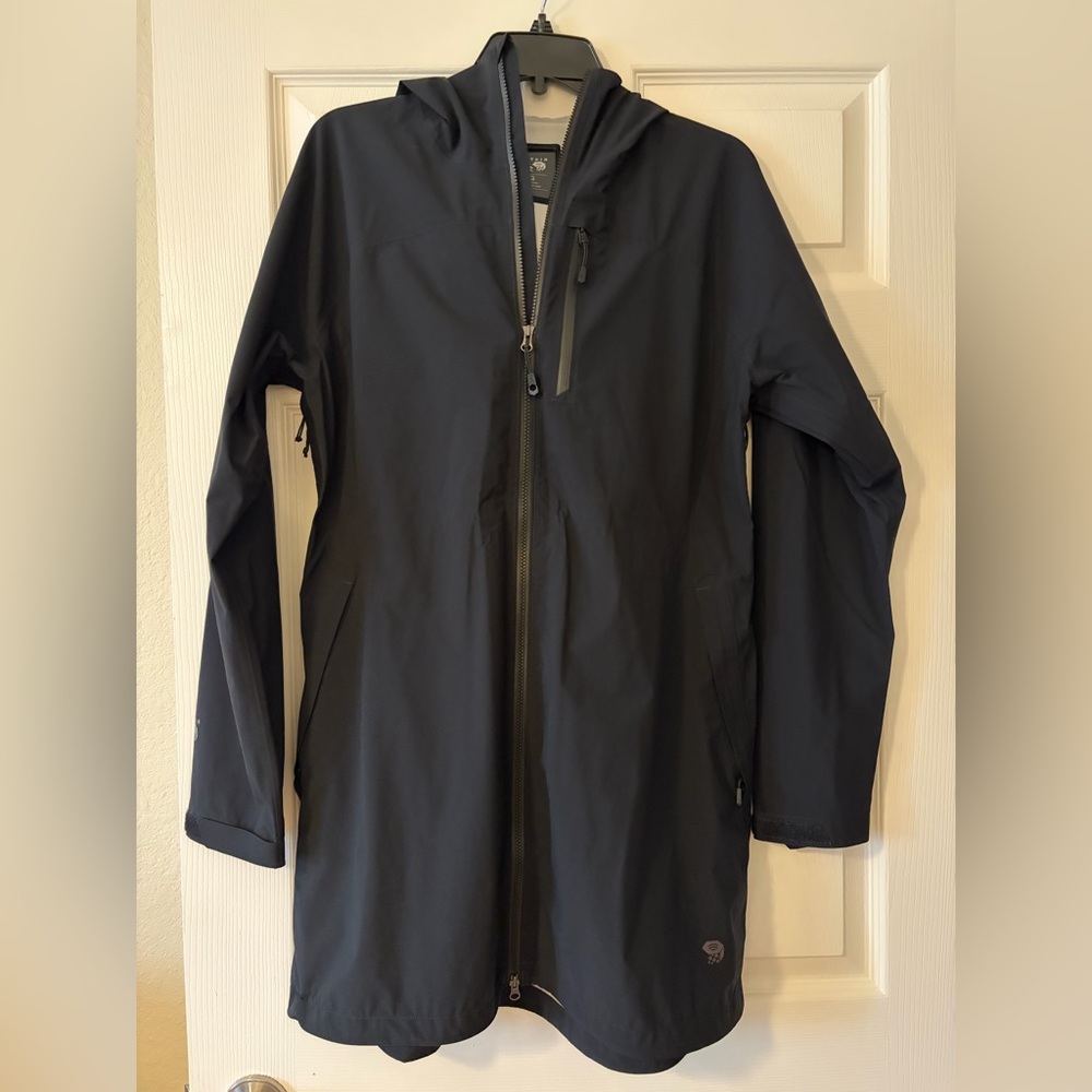 Mountain Hardwear Black Long Hooded Women's Coat iconic stretch parka